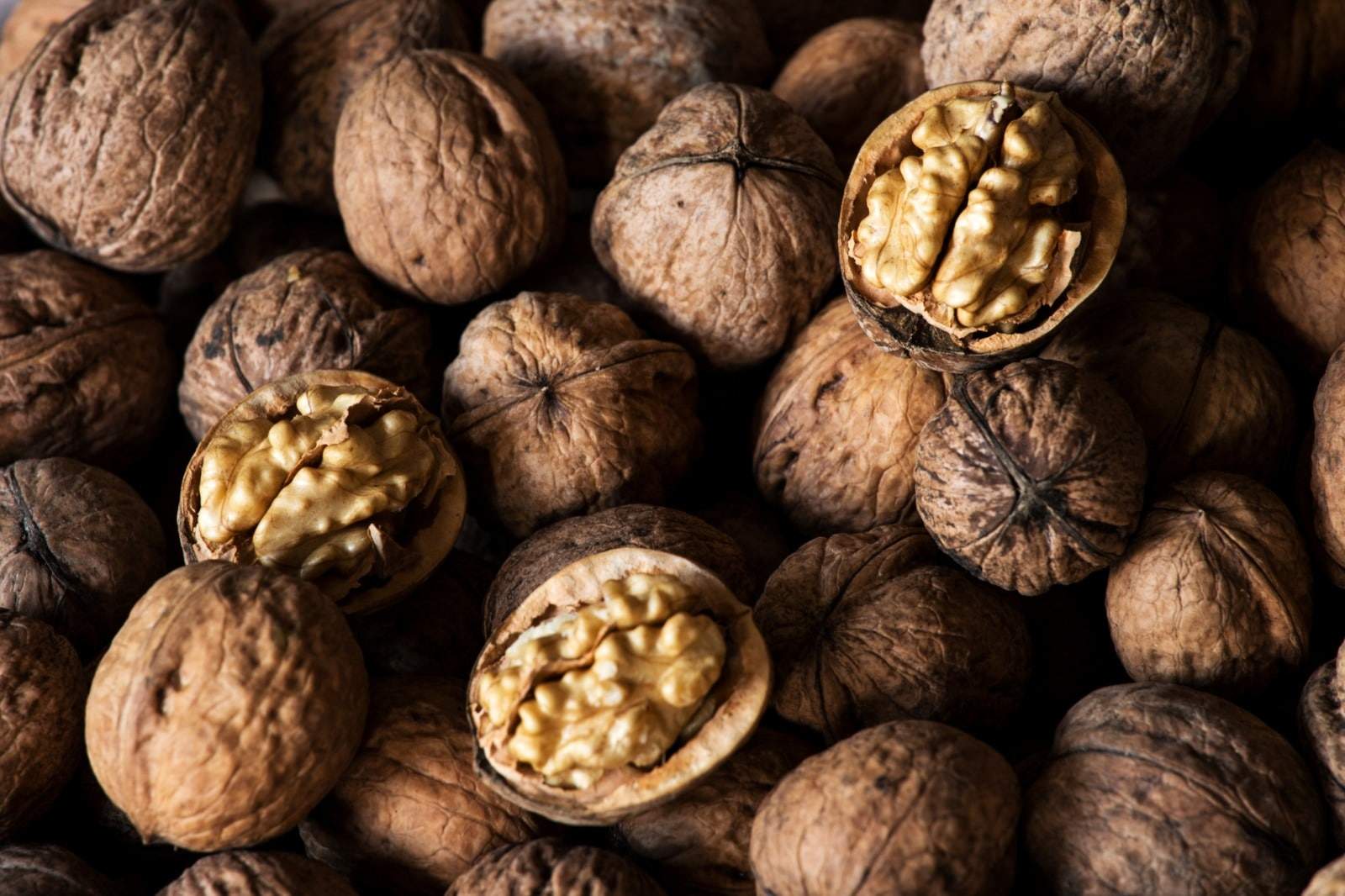 10 Reasons Why Walnuts Are A Must-Eat Superfood | Agricultural Real ...